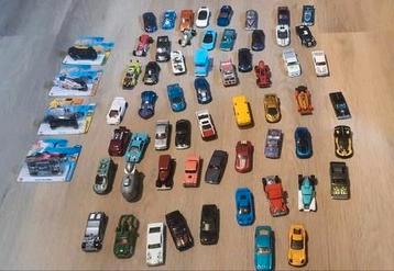 60 hotwheels waarvan de meeste in nieuwstaat  beschikbaar voor biedingen