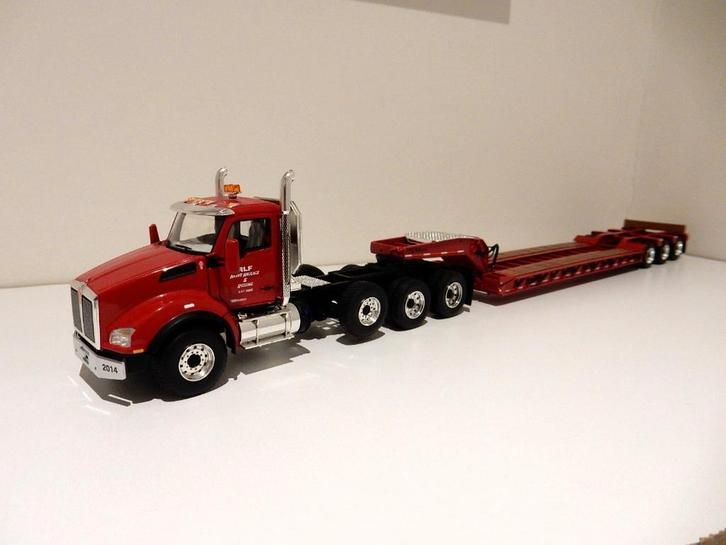 First Gear 59-3282 Kenworth T880 + Lowboy trailer RLF 1/50, Hobby en Vrije tijd, Modelauto's | 1:50, Nieuw, Bus of Vrachtwagen
