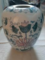 Vaas gebloemd hoogte 28 cm, Overige kleuren, Aardewerk of Porselein, Ophalen of Verzenden, Zo goed als nieuw