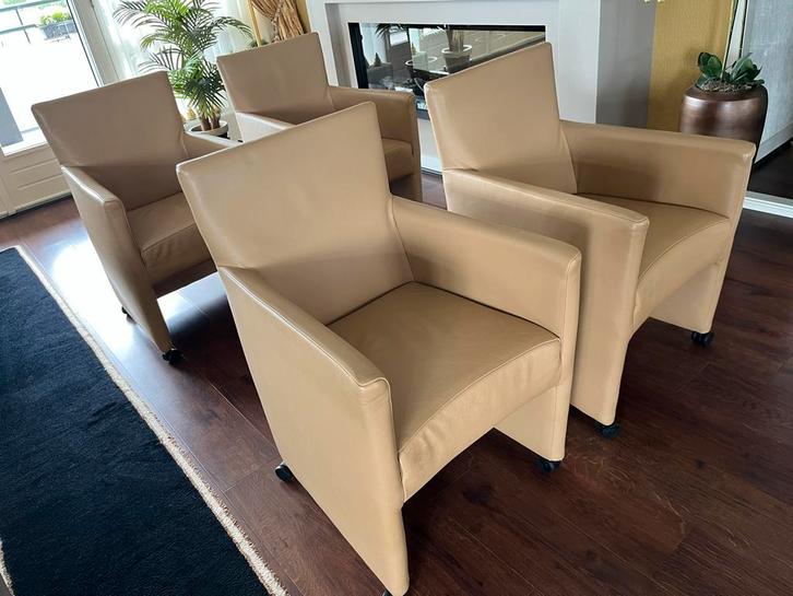 Bert Plantagie leren eetkamerstoelen (4), Huis en Inrichting, Fauteuils, Gebruikt, Leer, 50 tot 75 cm, Minder dan 75 cm, Ophalen