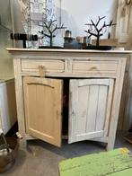 Oud kastje, met twee kleine lades. Brocante., Ophalen