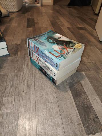Jennifer L. Armentrout - Lux series  beschikbaar voor biedingen