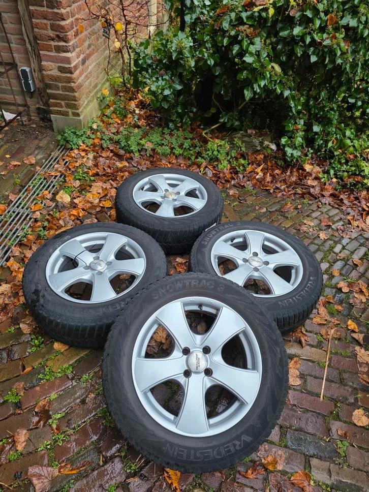 4x Vredestein Winterbanden op Velg 205 60 R16 5mm profiel!!, Auto-onderdelen, Banden en Velgen, Band(en), Winterbanden, 16 inch
