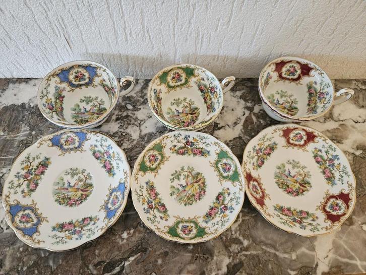 Theekopjes Foley Broadway porselein – vogel en bloemenmotief, Huis en Inrichting, Keuken | Servies, Zo goed als nieuw, Kop(pen) en/of Schotel(s)