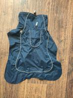 Regenjas hond 45 cm, Dieren en Toebehoren, Ophalen of Verzenden, Zo goed als nieuw, Hondenregenjas