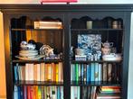 Authentieke boekenkast - decoratieve details, Huis en Inrichting, Kasten | Boekenkasten, Ophalen, Met plank(en), Gebruikt, 100 tot 150 cm