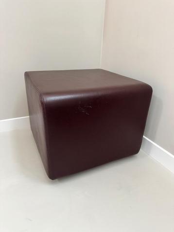Porada leather Ottoman beschikbaar voor biedingen