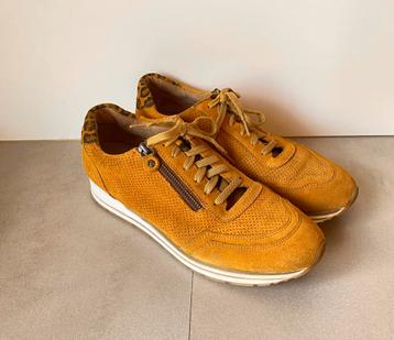 LINEAZÈTA SNEAKERS MT:40 beschikbaar voor biedingen