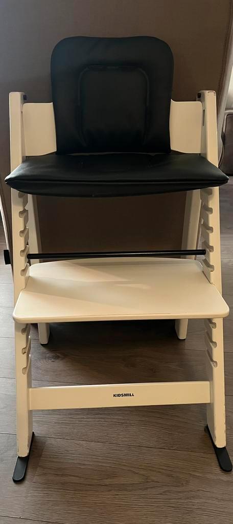 Kidsmill up kinderstoel met newborn en babyset, Kinderen en Baby's, Kinderstoelen, Zo goed als nieuw, Meegroeistoel, Ophalen