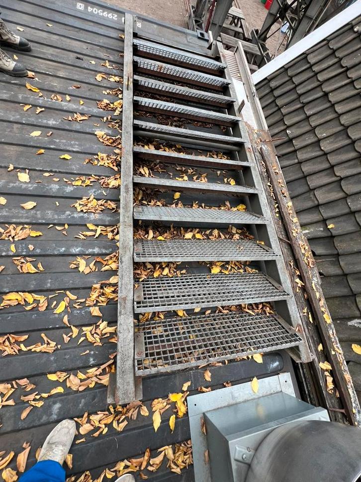 Stalen trap, Doe-het-zelf en Verbouw, Ladders en Trappen, Gebruikt, 2 tot 4 meter, Ophalen