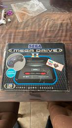 Sega Mega Drive ll boxed + 10 games + 2 controllers + kabels, Ophalen of Verzenden, Zo goed als nieuw, Met 2 controllers, Mega Drive