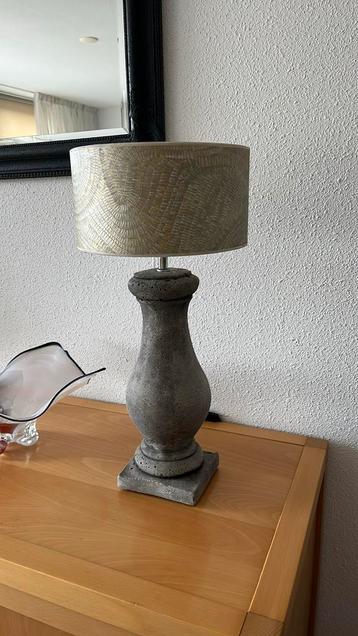 2 staande lampen beschikbaar voor biedingen