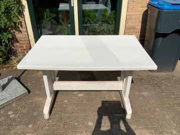 Inklapbare Hartmann tuintafel beschikbaar voor biedingen