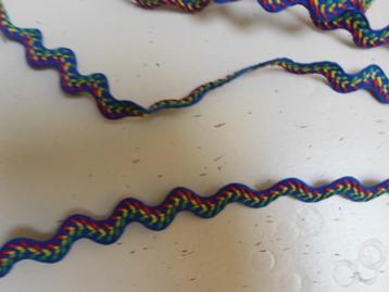 Zolderopruiming-LAATSTE 12 mtr x 1,5cm blauw zigzagband kleu beschikbaar voor biedingen