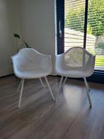 Twee witte eetstoelen kuipmodel, Huis en Inrichting, Stoelen, Ophalen, Kunststof, Twee, Wit