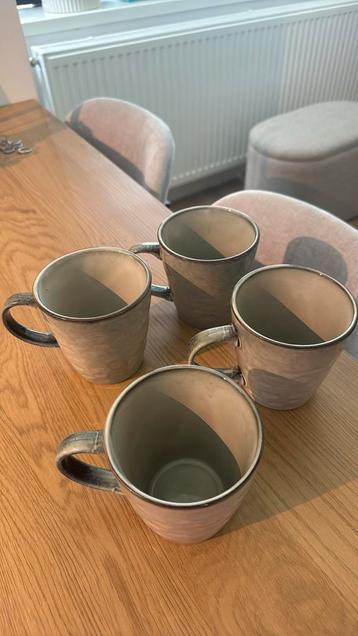 Set van 4 mokken beschikbaar voor biedingen