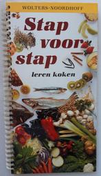 Kookboek Stap voor stap leren koken (Wolters-Noordhoff), Boeken, Kookboeken, Ophalen of Verzenden, Zo goed als nieuw, Azië en Oosters