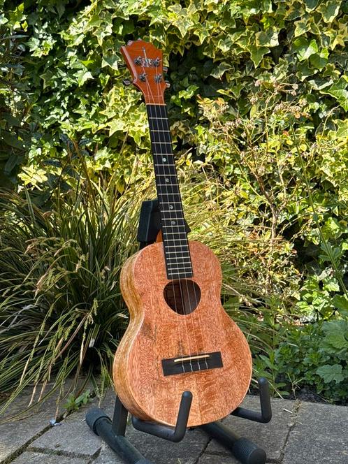 KoAloha KTM-00MG Tenor ukulele, Muziek en Instrumenten, Snaarinstrumenten | Overige, Zo goed als nieuw, Ukelele, Ophalen