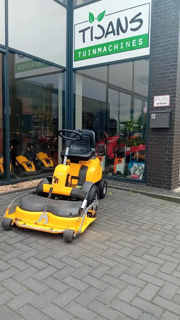 Stiga villa  frontmaaier zitmaaier 15 hst  euro 2750, Tuin en Terras, Zitmaaiers, Zo goed als nieuw, 90 tot 120 cm, Ophalen of Verzenden