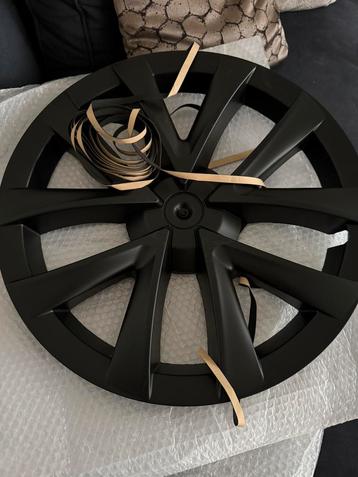 2 nieuwe Tesla 18 inch Arachnid wieldoppen beschikbaar voor biedingen