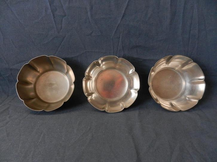 3 Drie gewelfde kommen Gero ontwerp Georg Nilsson d. 11,1 cm, Antiek en Kunst, Kunst | Designobjecten, Ophalen of Verzenden