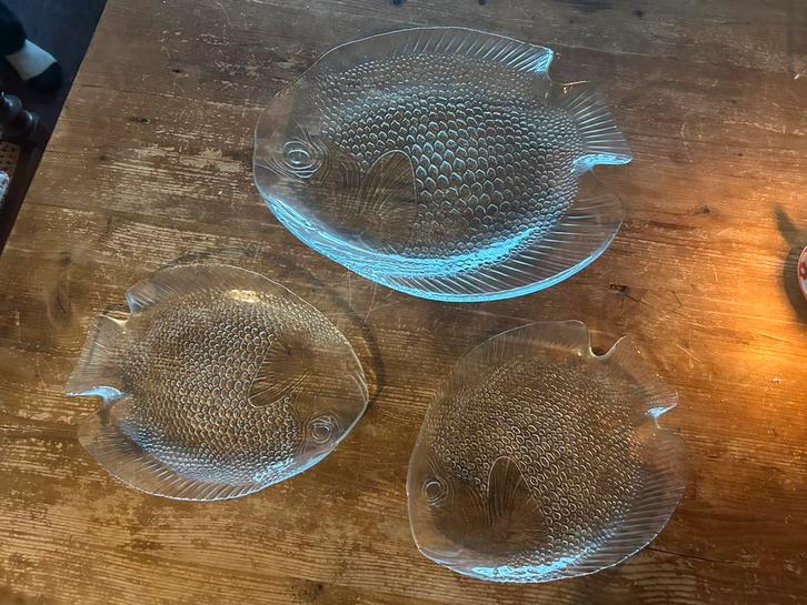 Glazen borden/schalenset Vorm Motief Vis, Huis en Inrichting, Keuken | Servies, Zo goed als nieuw, Bord(en), Overige stijlen, Glas