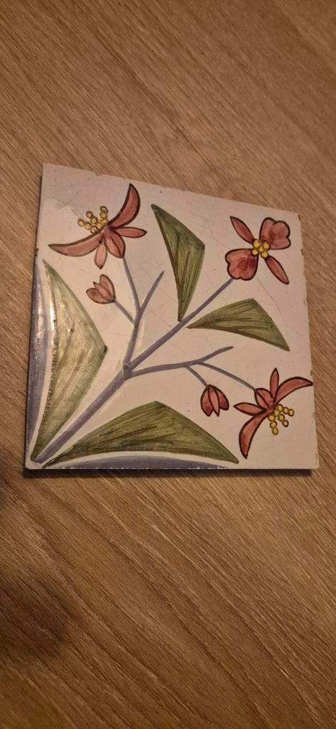 Vintage Tegel met Bloemmotief, Antiek en Kunst, Antiek | Wandborden en Tegels, Ophalen of Verzenden