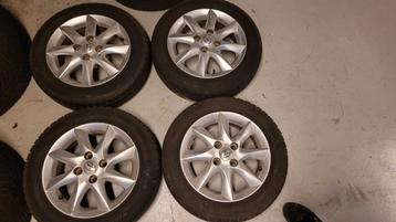 Set Lm velgen voor o.a aygo / c1 / 107 met goede banden  beschikbaar voor biedingen
