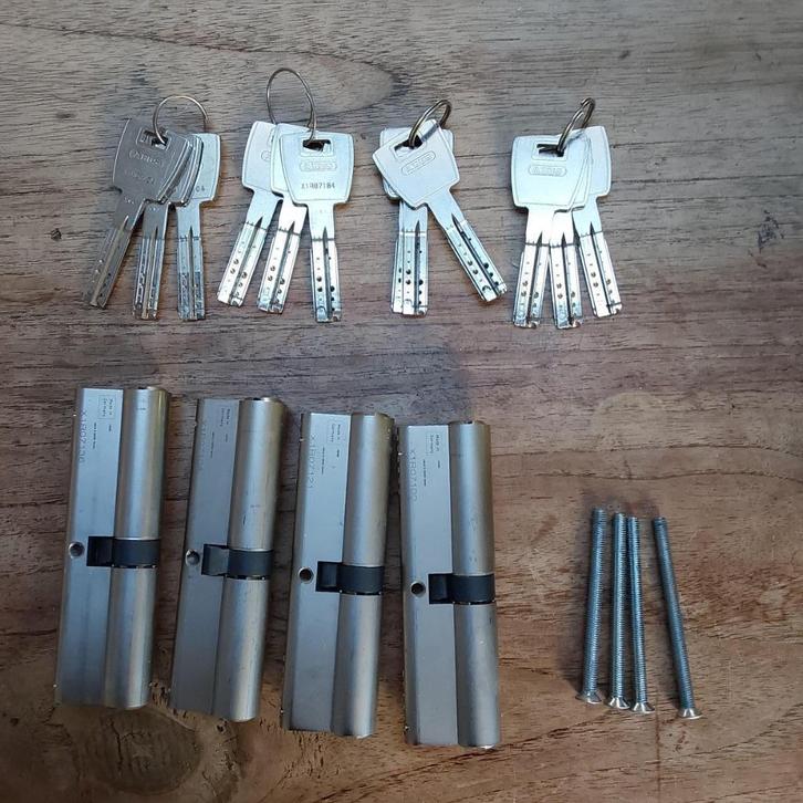 4 x Abus veiligheid Cilinder met 12 sleutels, ZGAN, Doe-het-zelf en Verbouw, Hang- en Sluitwerk, Zo goed als nieuw, Slot, Rvs
