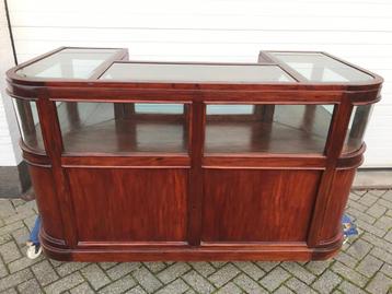 Mahonie vitrine toonbank  balie winkelbalie bar Eichholtz beschikbaar voor biedingen
