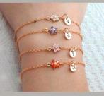 Armbandje letter H, K, I of W met roze bloemetje. Nieuw, Sieraden, Tassen en Uiterlijk, Kindersieraden, Ophalen of Verzenden, Nieuw