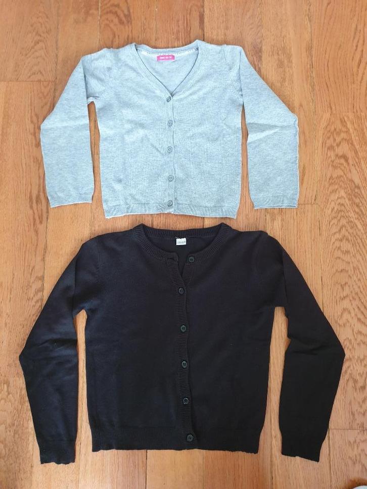 2x basic vestje o.a Hema 110 - 116 - 122 grijs zwart vest, Kinderen en Baby's, Kinderkleding | Maat 110, Zo goed als nieuw, Meisje