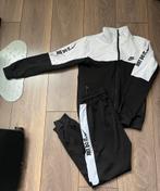Nike trainingspak pak 8-9 jaar, Kinderen en Baby's, Kinderkleding | Maat 134, Ophalen of Verzenden, Zo goed als nieuw
