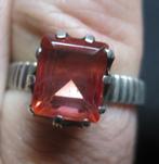 Rubellite Toermalijn 3 karaat ring circa 1950, Ophalen, Zo goed als nieuw, 17 tot 18, Met edelsteen