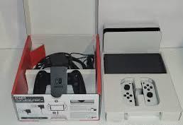 Nintendo switch OLED met doos, spel en factuur beschikbaar voor biedingen
