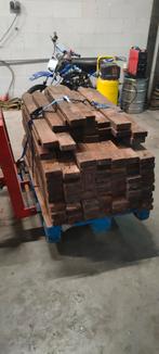 Hardhouten palen 135x10x4, Ophalen of Verzenden, 50 mm of meer, Balk, Minder dan 200 cm