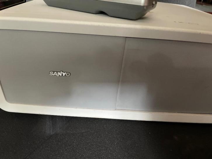 Sanyo beamer PLV-Z2000, Audio, Tv en Foto, Beamers, Gebruikt, LED, Ophalen