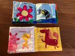 Twee knisperboekjes – zachte stof – Coco - 0-9 maanden, Ophalen of Verzenden, Zo goed als nieuw, Kraamcadeau