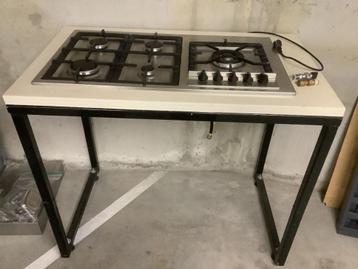 Unieke mobiele/buiten/tijdelijke keuken (gasfornuis) en méér beschikbaar voor biedingen