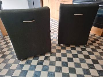 2 x fauteuil / eetkamerstoelen met wielen beschikbaar voor biedingen