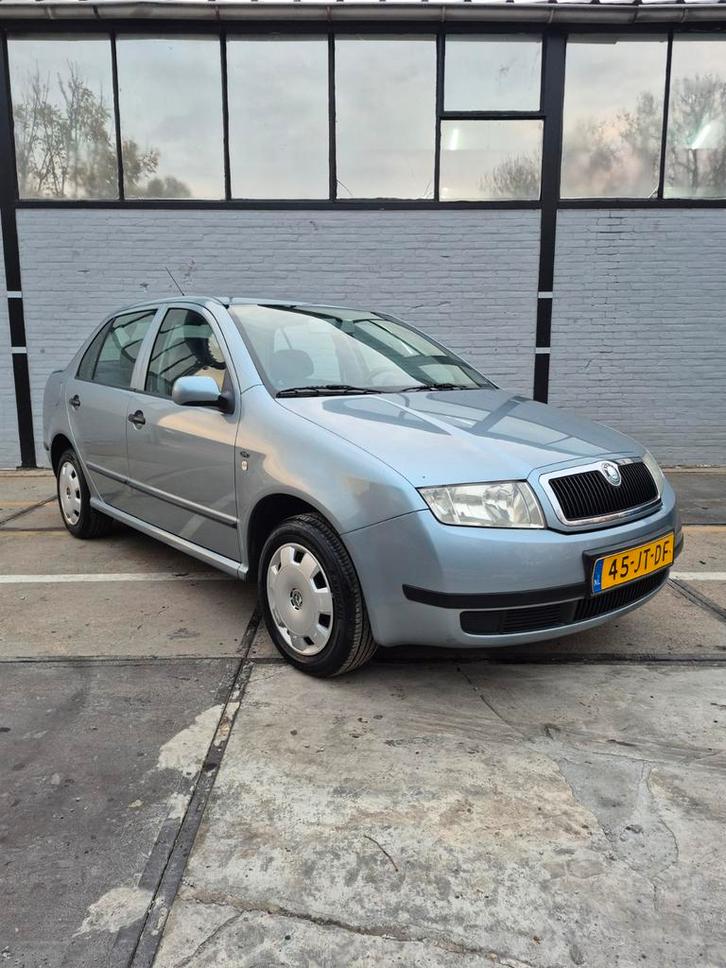 Skoda Fabia LAGE KMSTAND sedan 1.4mpi trekhaak airco, Auto's, Skoda, Particulier, Fabia, Benzine, Sedan, Handgeschakeld, Blauw