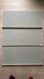 Ikea Bottna displayplank, drie stuks, Huis en Inrichting, Kasten | Boekenkasten, Zo goed als nieuw, Minder dan 100 cm, Metaal