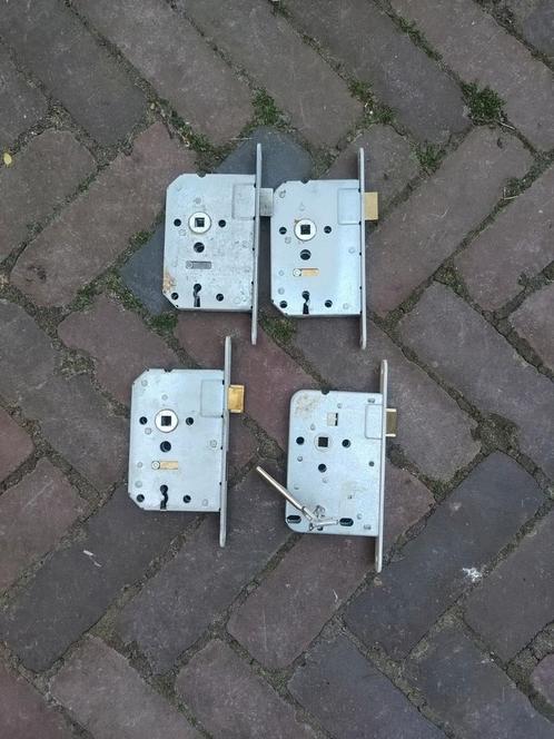 Sloten, kastsloten, vrij bezet, Doe-het-zelf en Verbouw, IJzerwaren en Bevestigingsmiddelen, Zo goed als nieuw, Ophalen of Verzenden