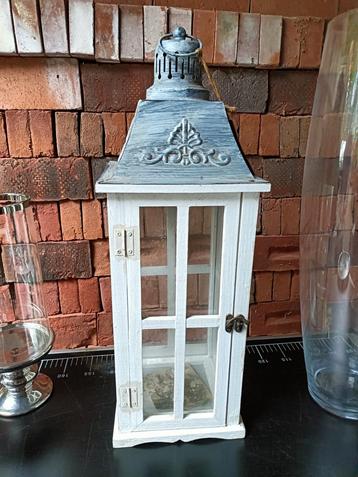 Decoratieve lantaarn beschikbaar voor biedingen