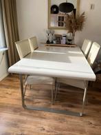 Witte hoogglans eettafel met 4 stoelen, Huis en Inrichting, Stoelen, Ophalen, Gebruikt, Wit, Vier
