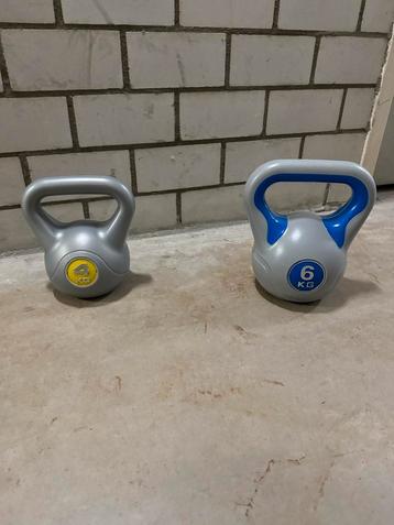 Kettlebells - 4kg & 6kg beschikbaar voor biedingen