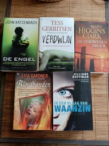 5x thriller boeken beschikbaar voor biedingen