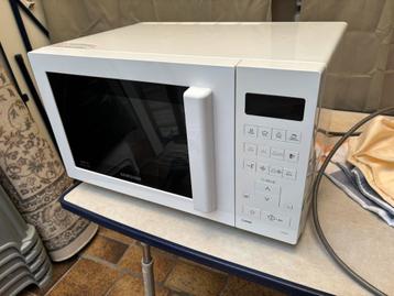 Witte MagnetronOven Samsung - 28Liter - Werkt Goed beschikbaar voor biedingen