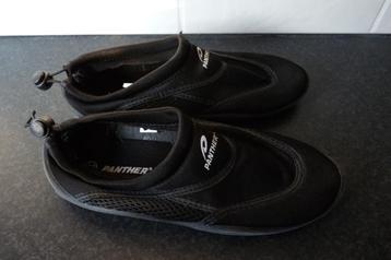 nieuw surfschoenen maat 37 liggen hier te verstoffen  beschikbaar voor biedingen