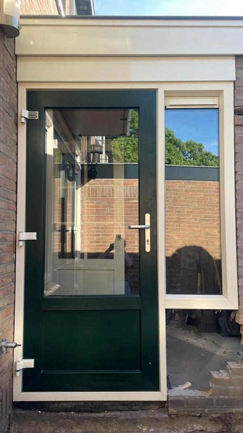 Kunststof deur- en raamkozijn groen-wit (inclusief glas), Doe-het-zelf en Verbouw, Kozijnen en Schuifpuien, Zo goed als nieuw